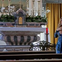 Mariah Carey visitando una iglesia católica de Portofino