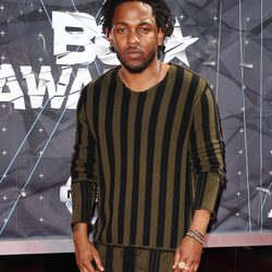 Kendrick Lamar en la alfombra roja de los Bet Awards 2015