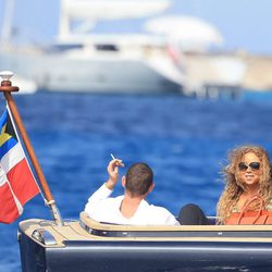 Mariah Carey y James Packer viaje en barca para ir al restaurante a comer