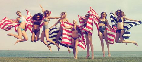 Taylor Swift celebra el 4 de julio con Gigi Hadid, Martha Hunt y otras amigas
