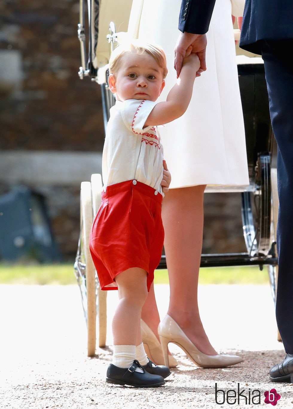 El Príncipe Jorge de Cambridge en el bautizo de la Princesa Carlota