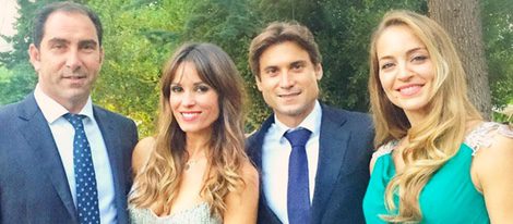 Albert Costa y David Ferrer con sus mujeres en la boda de Juan Carlos Ferrero y Eva Alonso