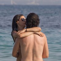 Juan Ibáñez y Nerea Barros derrochan pasión en Ibiza