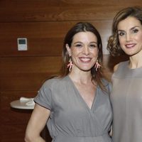 La Reina Letizia con Raquel Sánchez Silva en su visita a Mediaset