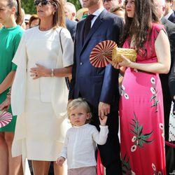 Princesa Carolina de Mónaco junto a sus hijos Andrea Casiraghi y Tatiana Santo Domingo y su nieto Sacha