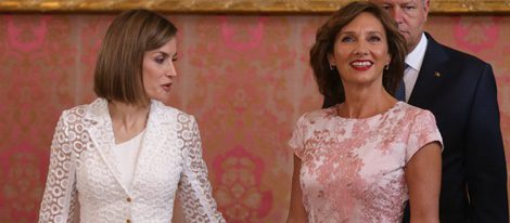 La Reina Letizia y la Primera Dama de Rumanía en un almuerzo en el Palacio Real