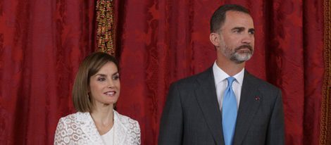 Los Reyes Felipe y Letizia en el almuerzo al presidente de Rumanía y su mujer