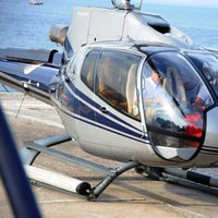 Antonio Banderas y Nicole Kimpel aterrizan en Ischia con un helicóptero privado