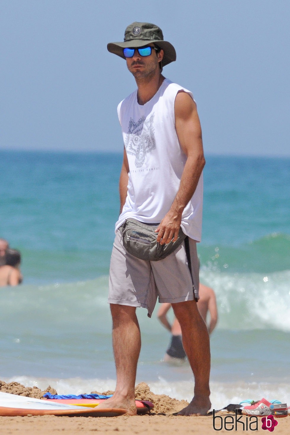 Hugo Silva en una playa de Cádiz