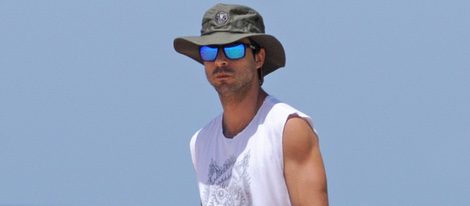 Hugo Silva en una playa de Cádiz