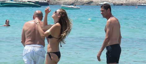 Fernando Hierro con su hija Claudia en Ibiza