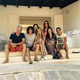 Carles Puyol y Vanesa Lorenzo con Xavi Hernández y Nuria Cunillera en Ibiza