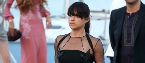 Michelle Rodriguez en el puerto de Saint-Tropez antes de la fiesta benéfica de Leonardo DiCaprio