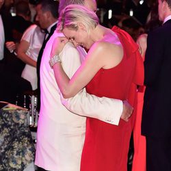 Los Príncipes Alberto y Charlene de Mónaco muy cariñosos en el Baile de la Rosa 2015