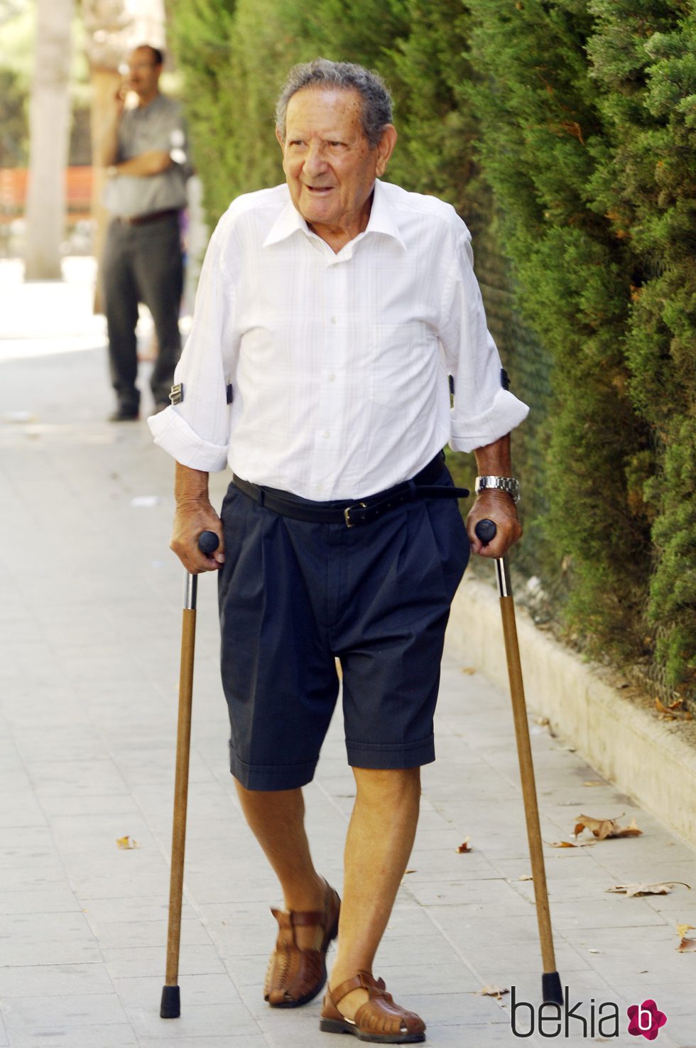 Francisco Rocasolano dando un paseo por Alicante