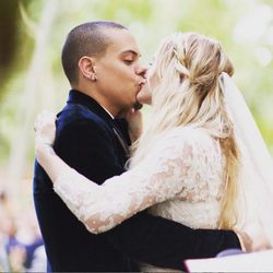Evan Ross y Ashley Simpson, juntos en el día de su boda
