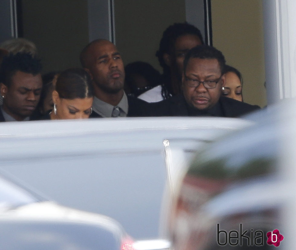 Bobby Brown desolado en el funeral de su hija Bobbi Kristina Brown