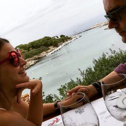 Risto Mejide y Laura Escanes en Menorca