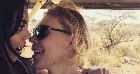 Vanessa Hudgens y Austin Butler disfrutan de un día de safari por África