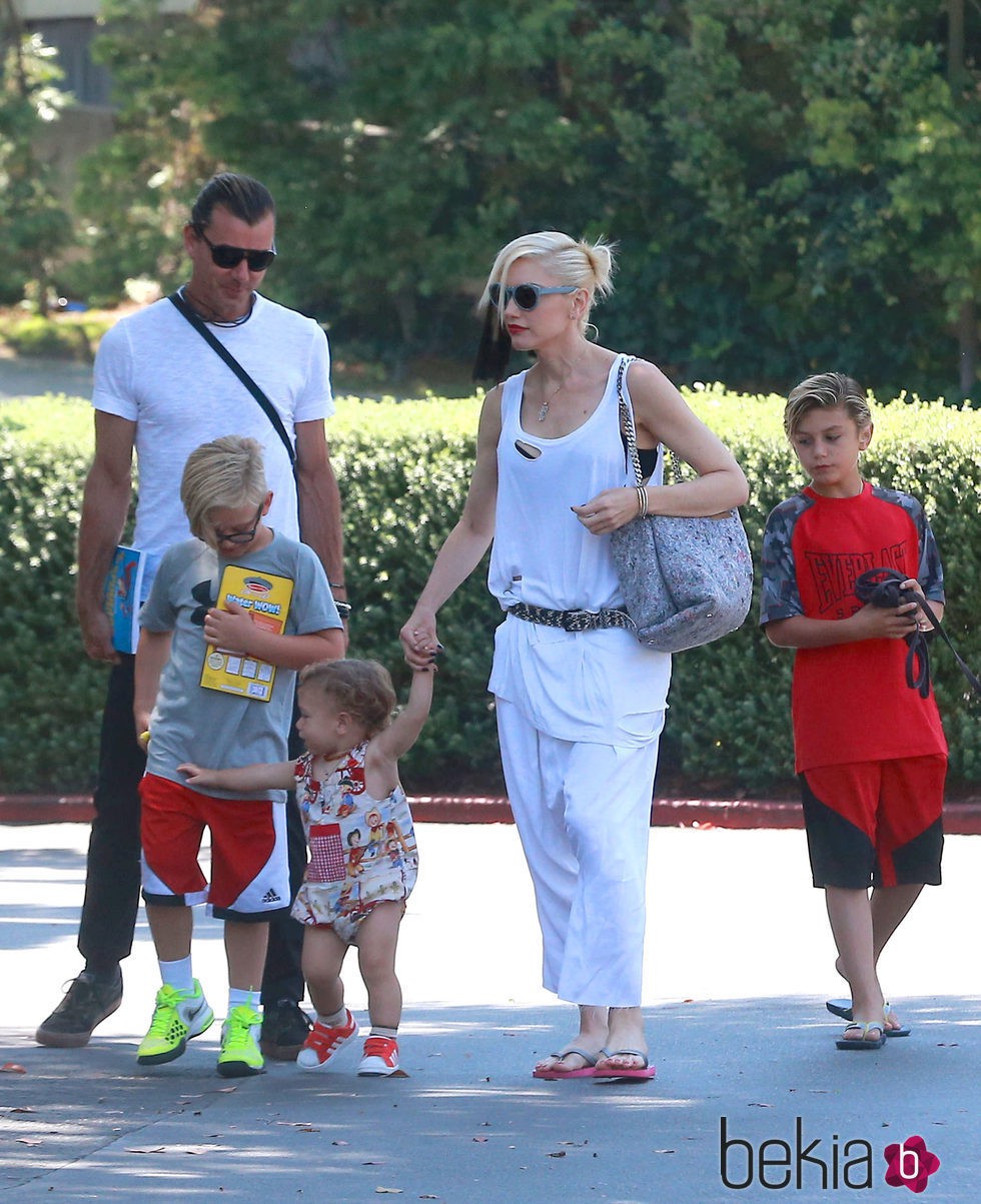 Gwen Stefani y Gavin Rossdale con sus hijos