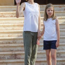 La Reina Letizia y la Infanta Sofía en su posado de verano en Marivent