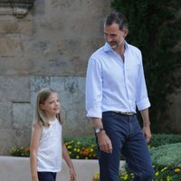 El Rey Felipe y la Infanta Sofía en su posado de verano en Marivent
