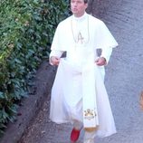 Jude Law en el rodaje de la miniserie 'The Young Pope' en Roma