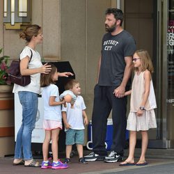 Ben Affleck y Jennifer Garner, felices junto a sus hijos en Atlanta