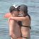 Kimi Raikkonen y Minttu Virtanen besándose durante un chapuzón en Ibiza
