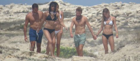 Michelle Rodriguez conociendo las calas de Ibiza con amigos