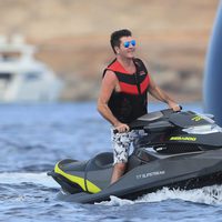 Simon Cowell en una moto de agua en Ibiza