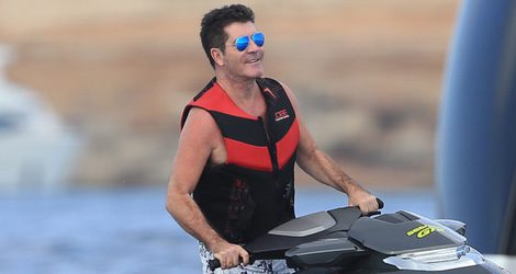 Simon Cowell en una moto de agua en Ibiza