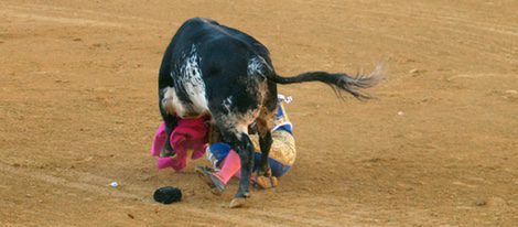Fran Rivera, corneado por un toro en Huesca