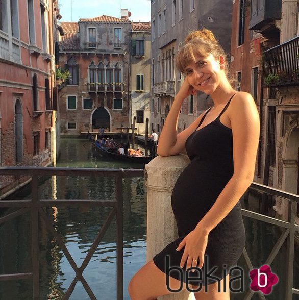 Aina Clotet luce embarazo desde Venecia