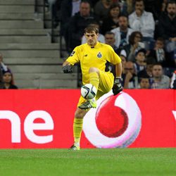 Iker Casillas en su primer partido de la Liga portuguesa con el Oporto