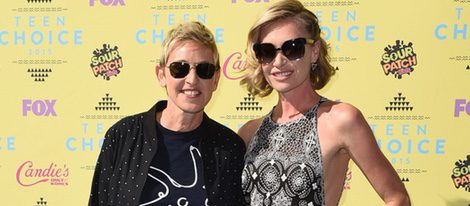 Ellen DeGeneres y Portia de Rossi en los Teen Choice Awards 2015