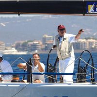 El Rey Juan Carlos capitaneando el Bribón en la Copa del Rey de Vela