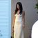 Selena Gomez optó por un ajustado vestido blanco para acudir al Indulgence Day