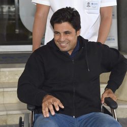 Fran Rivera sale del hospital de Zaragoza para ser trasladado a Sevilla