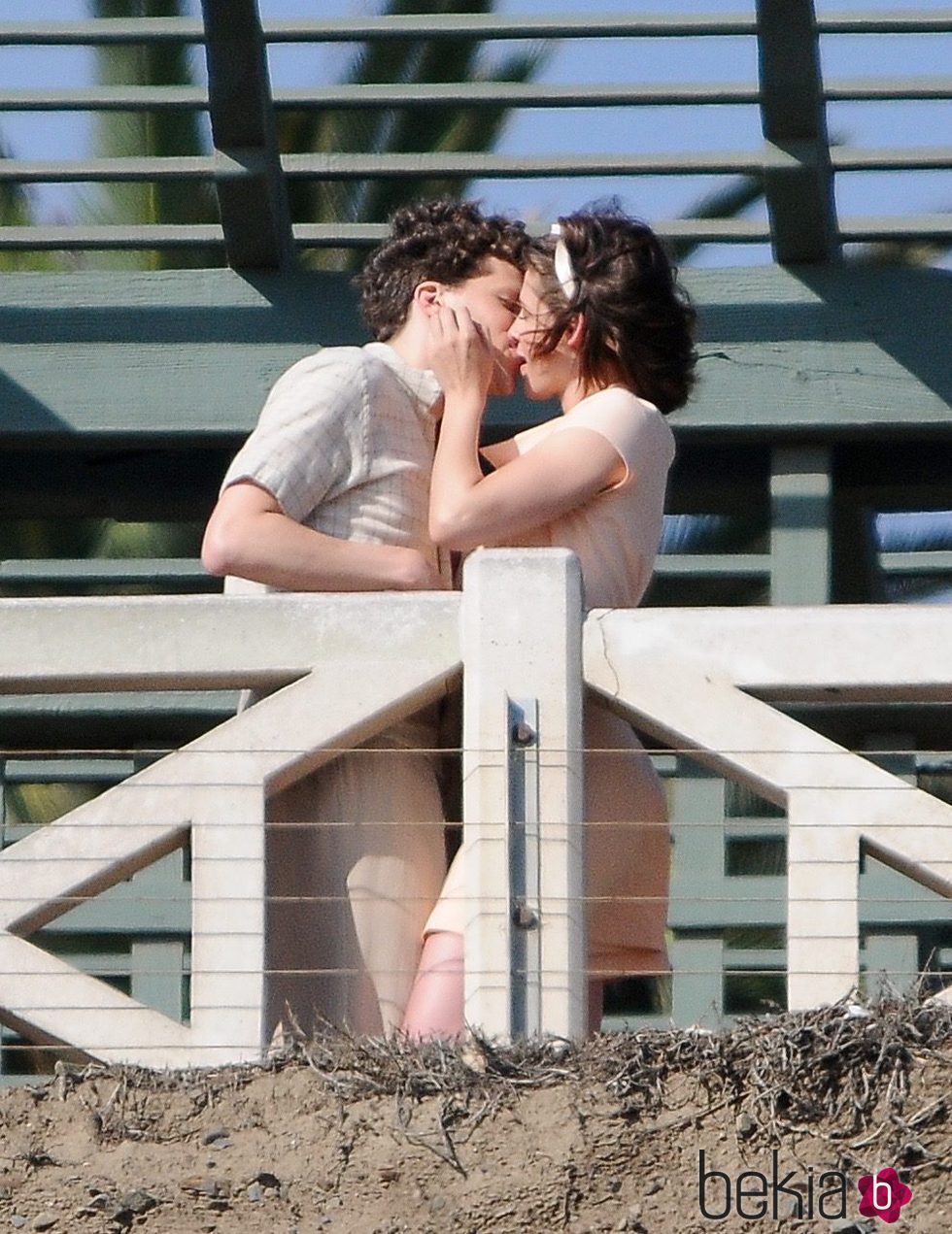 Kristen Stewart y Jesse Eisenberg derrochan pasión en el rodaje de la próxima película de Woody Allen