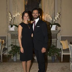 Los Príncipes Carlos Felipe y Sofía de Suecia en una cena oficial en el Ducado de Värmland