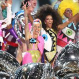 Miley Cyrus durante su actuación en los Video Music Awards 2015