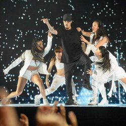 Justin Bieber actuando en los Video Music Awards 2015