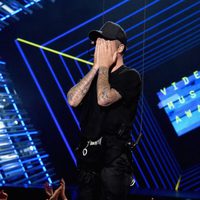 Justin Bieber rompe a llorar tras su actuación en los Video Music Awards 2015