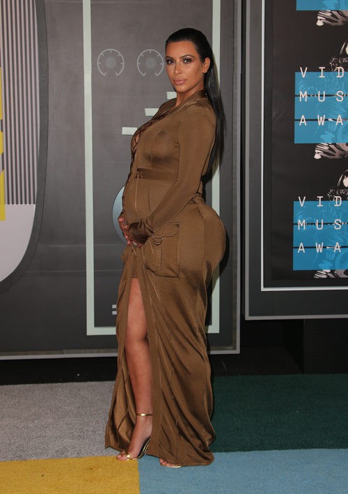 Kim Kardashian en la alfombra roja de los Video Music Awards 2015