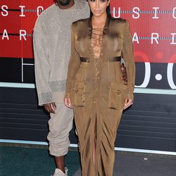 Kim Kardashian y Kanye West en los Video Music Awards 2015