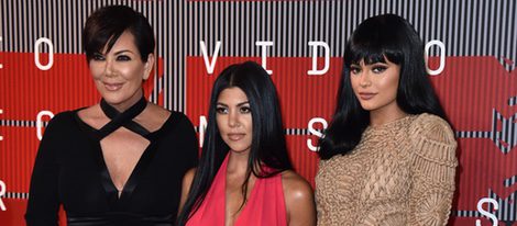 Kourtney Kardashian, Kris Jenner, kylie Jenner en los Video Music Awards 2015