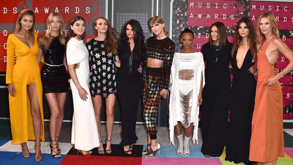 Gigi Hadid, Lily Aldridge, Taylor Swift, Karlie Kloss, Cara Delevingne, Selena Gomez en los Music Video Awards 2015