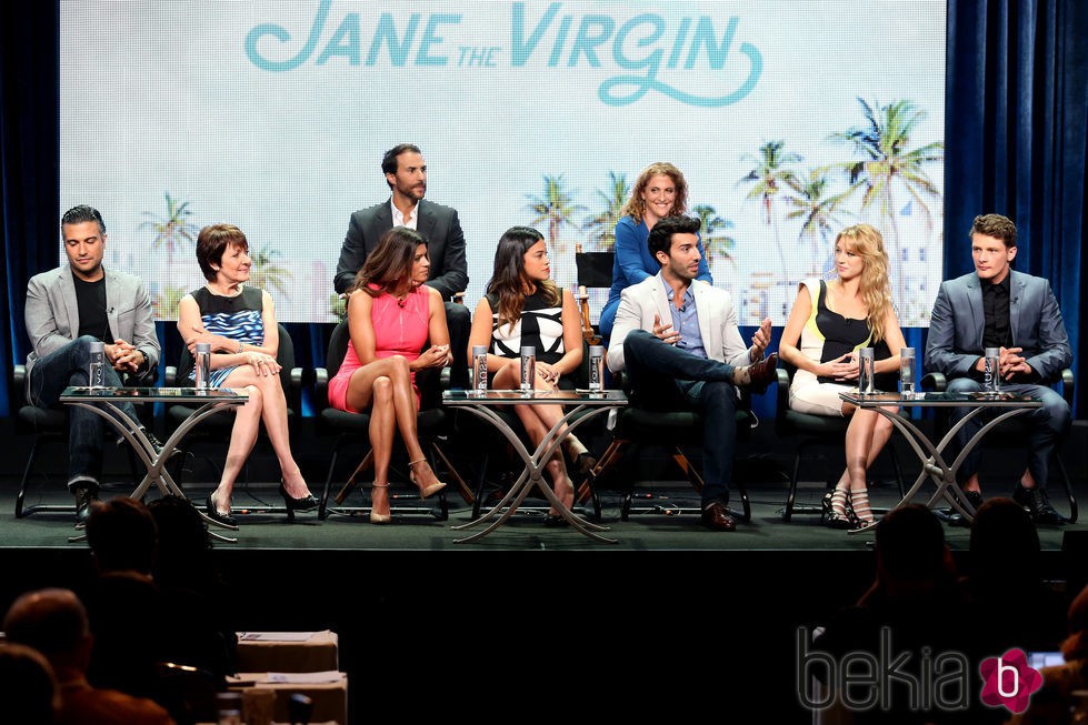 El elenco de 'Jane The Virgin' en el 2014 Summer TCA