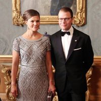 La Princesa Victoria de Suecia con el Príncipe Daniel en una cena de gala tras anunciar su segundo embarazo
